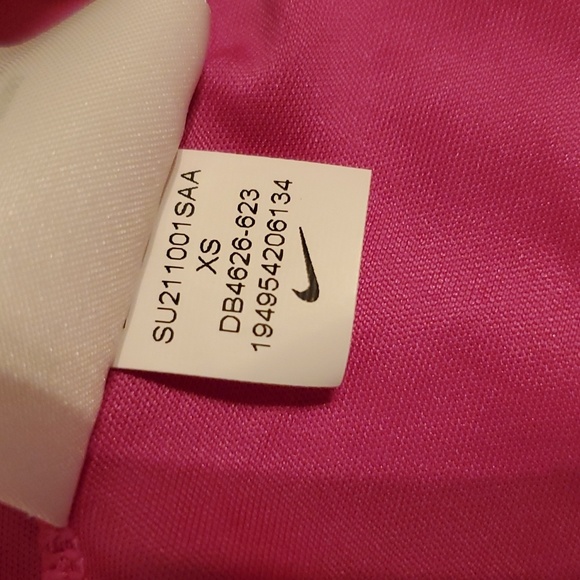 💓Nike Athletic Top - Picture 6 of 11